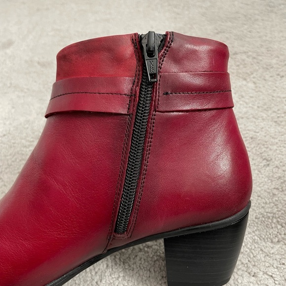 Dorking ankle boots in colour red new with tags in size 37 EU (6.5 US) - Picture 9 of 10